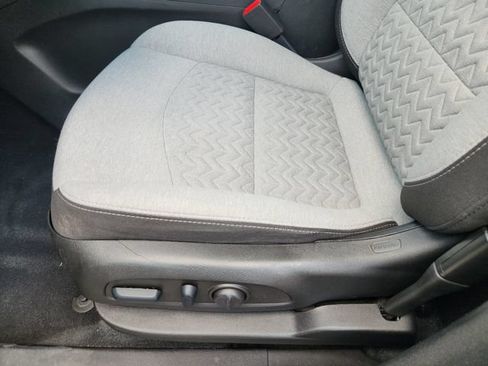 Used 2022 Chevrolet Equinox LS w/ LS Convenience Package FWD image 23