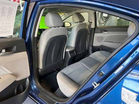 Used 2017 Hyundai Elantra SE image 25