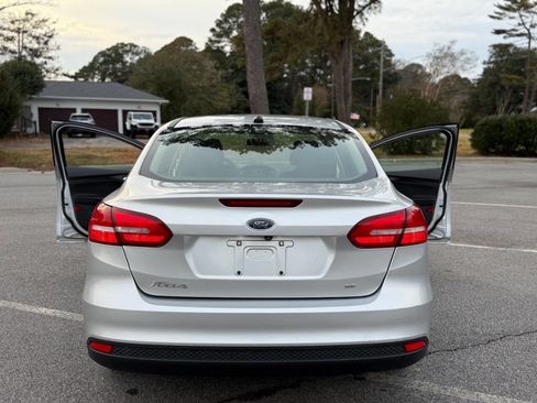 Used 2018 Ford Focus SE image 12