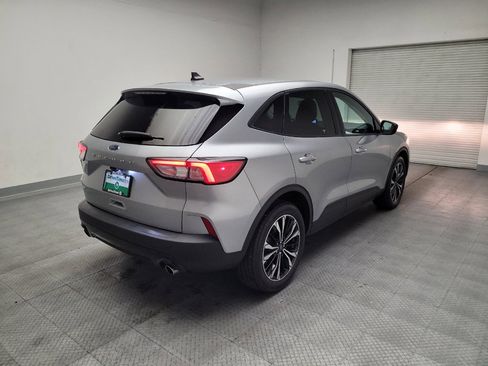 Used 2022 Ford Escape SE w/ SE Sport Appearance Package FWD image 9