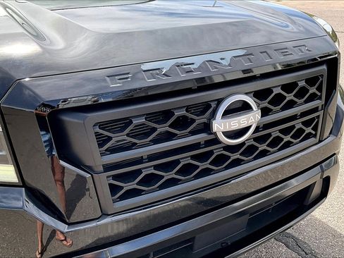 Used 2023 Nissan Frontier SV w/ Midnight Edition Package image 34
