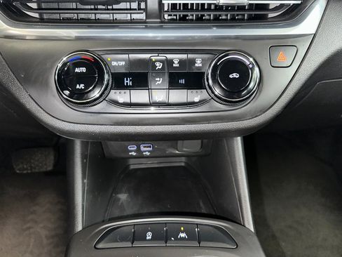 Certified 2024 Buick Envista Preferred w/ Convenience I Package image 12