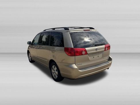 Used 2007 Toyota Sienna XLE FWD image 6