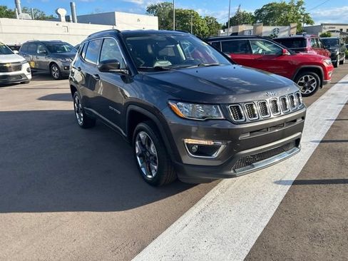 Used 2019 Jeep Compass Limited AWD/4WD image 3
