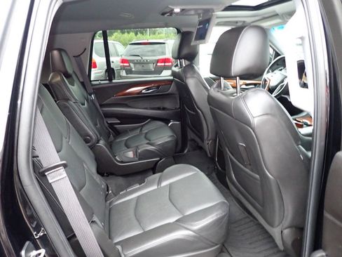 Used 2015 Cadillac Escalade Premium AWD/4WD image 13