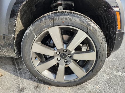 New 2026 Land Rover Defender 110 V8 image 7