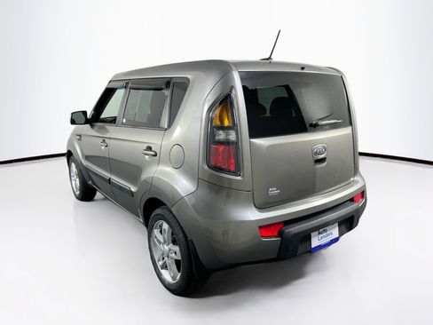 Used 2011 Kia Soul ! FWD image 7