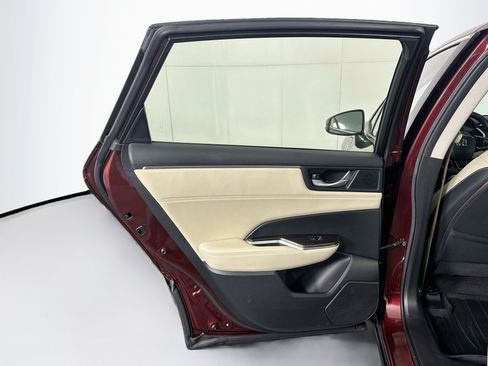 Used 2018 Honda Clarity Plug-In Hybrid image 24