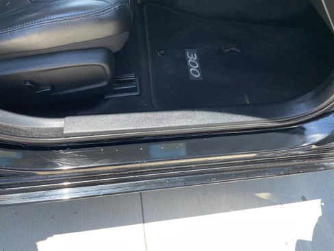 Used 2017 Chrysler 300 Limited RWD image 24