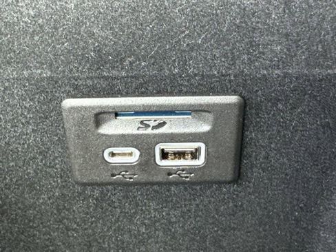 Used 2023 Cadillac XT6 Luxury image 23