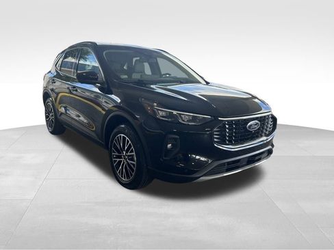 Certified 2024 Ford Escape SE w/ PHEV Premium Package image 2