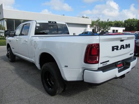 New 2026 RAM 3500 Laramie AWD/4WD image 4