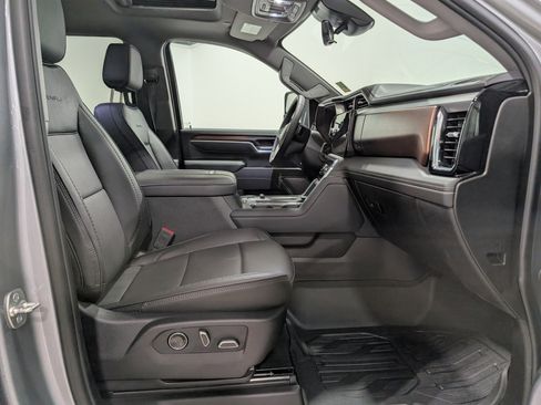 Used 2025 GMC Sierra 3500 Denali w/ Denali Reserve Package image 21