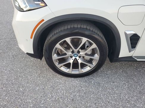 Used 2025 BMW X5 xDrive50e image 17