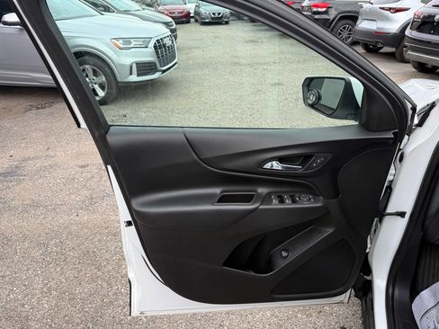 Used 2018 Chevrolet Equinox LT w/ Sun & Infotainment Package image 23