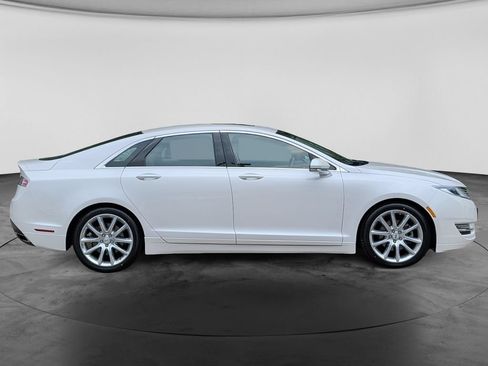 Used 2016 Lincoln MKZ w/ Equipment Group 300A Reserve FWD image 8