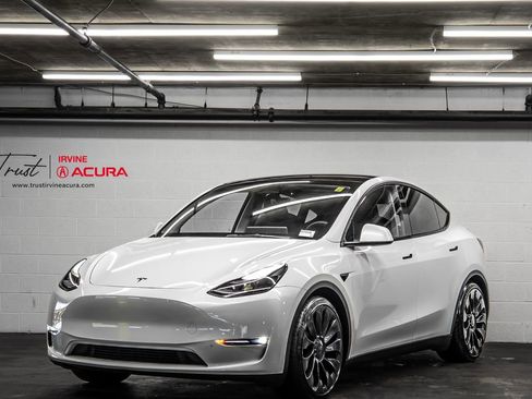 Used 2023 Tesla Model Y Long Range image 1