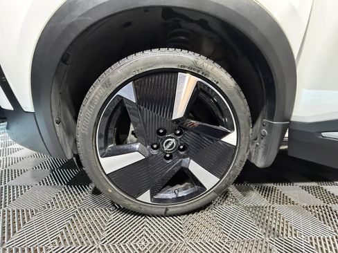 Used 2025 Nissan Kicks SR FWD image 26