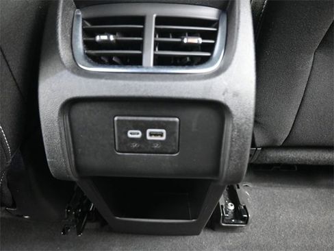 Used 2025 Chevrolet Blazer LT image 25