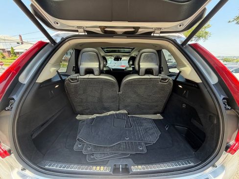 Used 2018 Volvo XC90 T5 Momentum w/ Convenience Package AWD/4WD image 21