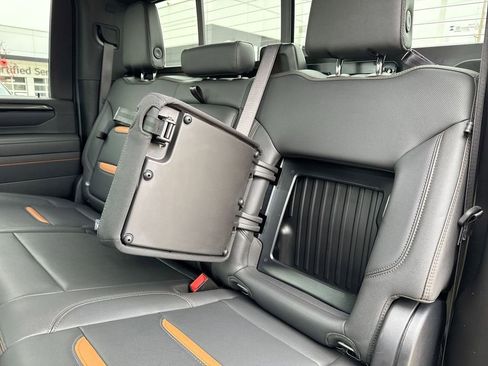 Used 2025 GMC Sierra 2500 AT4 image 41