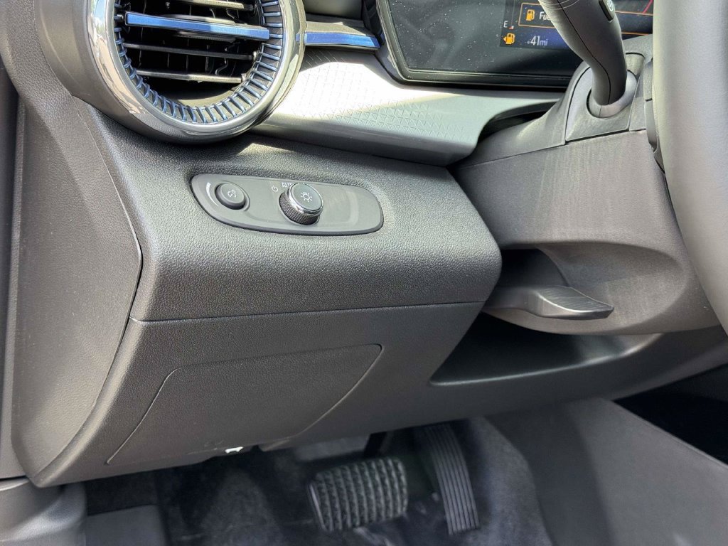 New 2026 Chevrolet Trax LT w/ Driver Confidence Package FWD image 9