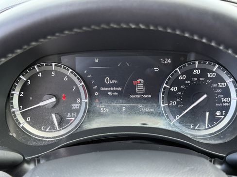 Used 2020 Toyota Highlander XLE image 25