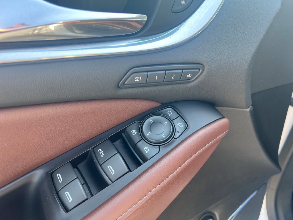 Used 2018 Buick Enclave Avenir w/ Avenir Technology Package AWD/4WD image 17