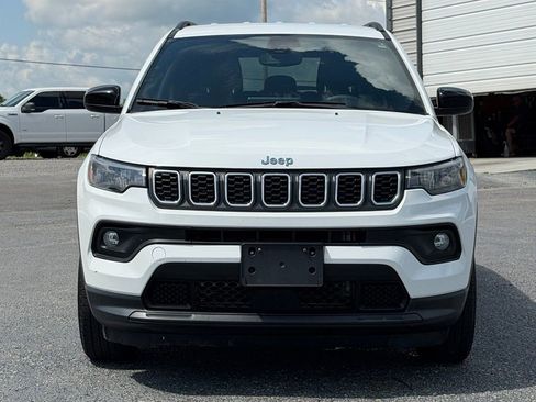 Used 2024 Jeep Compass Latitude AWD/4WD image 10