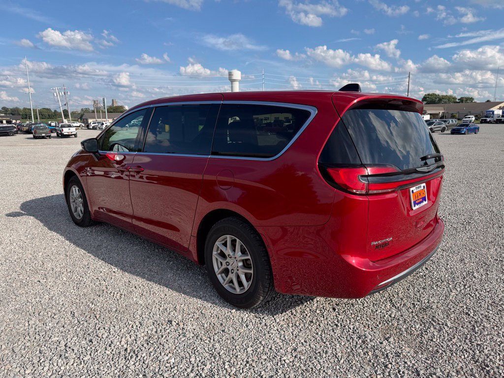 Used 2025 Chrysler Pacifica Select FWD image 30
