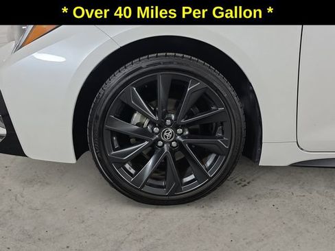 Used 2024 Toyota Corolla SE w/ SE Package AWD/4WD image 9