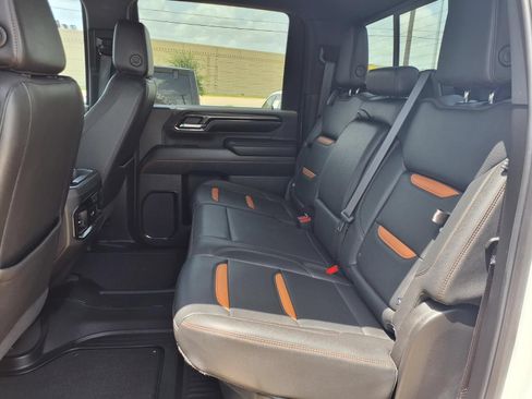 Used 2024 GMC Sierra 2500 AT4 w/ AT4 Premium Plus Package AWD/4WD image 24