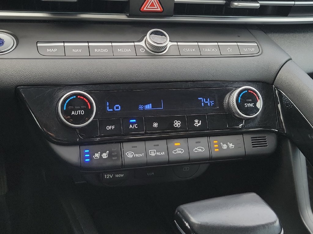 Used 2025 Hyundai Elantra Limited FWD image 18