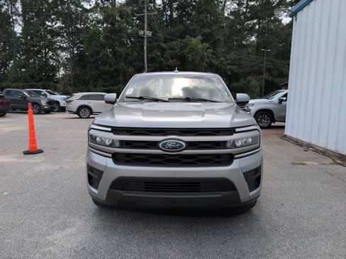 Used 2022 Ford Expedition XLT RWD image 3