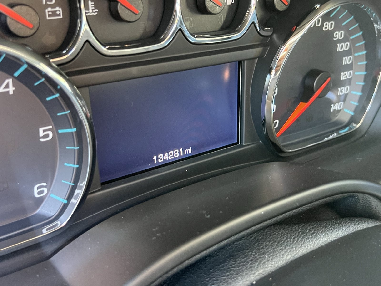 Used 2018 GMC Yukon XL SLT w/ Open Road Package AWD/4WD image 11