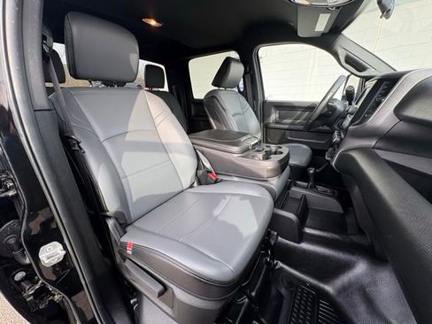 Used 2024 RAM 3500 Tradesman w/ Chrome Appearance Group image 28