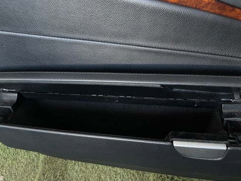 Used 2009 Mercedes-Benz SL 550 w/ Premium I Pkg image 36