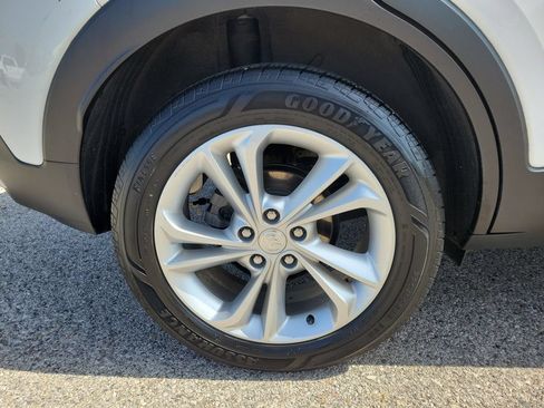 Certified 2023 Buick Encore GX Preferred w/ Cold Weather Comfort Package AWD/4WD image 5