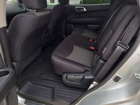 Used 2020 Nissan Pathfinder S FWD image 8