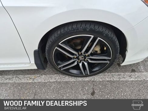 Used 2017 Honda Accord Touring image 27