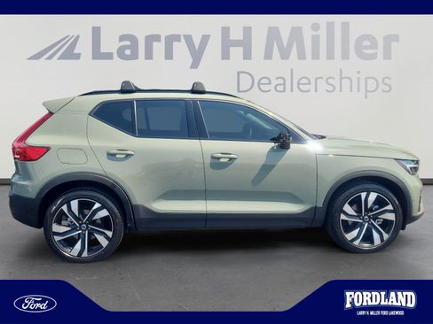 Used 2023 Volvo XC40 B5 Ultimate w/ Climate Package AWD/4WD image 6