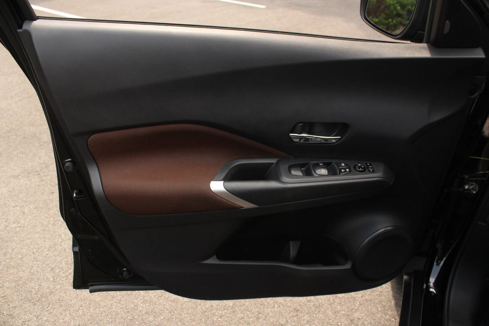 Used 2024 Nissan Kicks SR FWD image 15