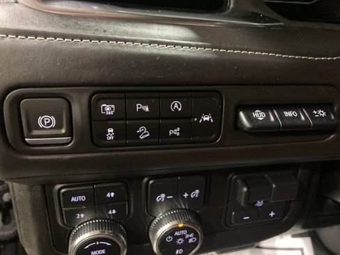 Used 2023 GMC Yukon XL Denali Ultimate image 28