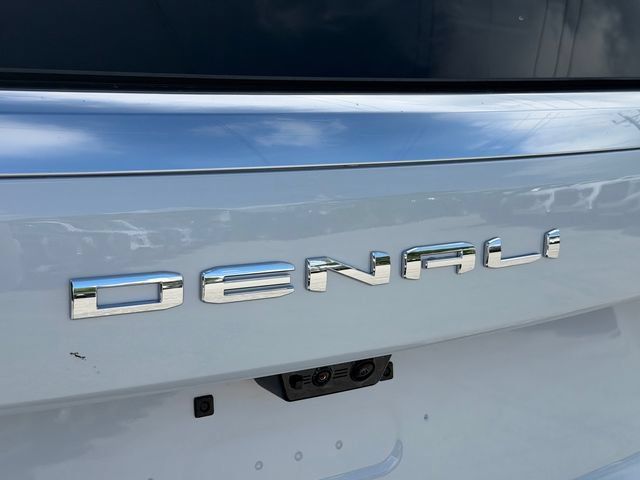 New 2026 GMC Yukon Denali w/ Denali Reserve Package AWD/4WD image 15