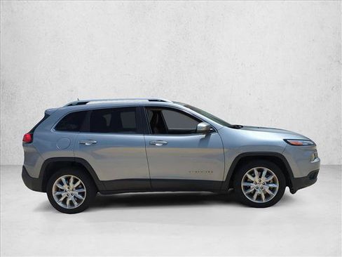 Used 2015 Jeep Cherokee Limited FWD image 4