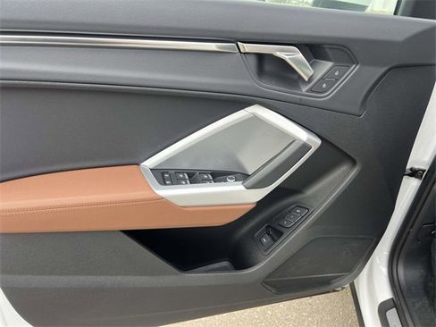 Certified 2025 Audi Q3 2.0T Premium w/ Convenience Package image 18