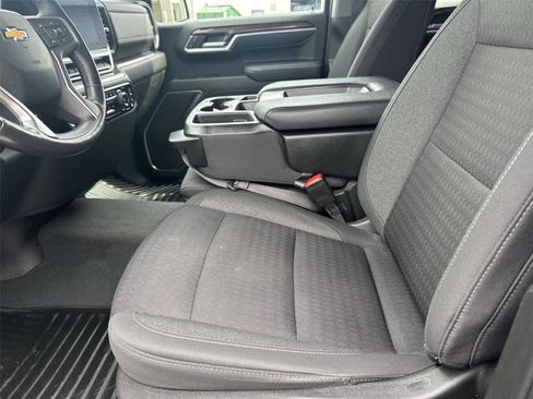 Used 2022 Chevrolet Silverado 1500 LT image 12