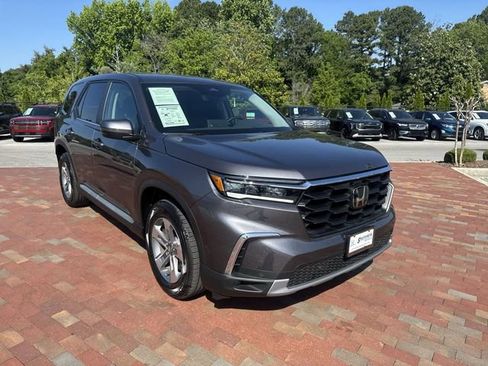Certified 2025 Honda Pilot EX-L image 38