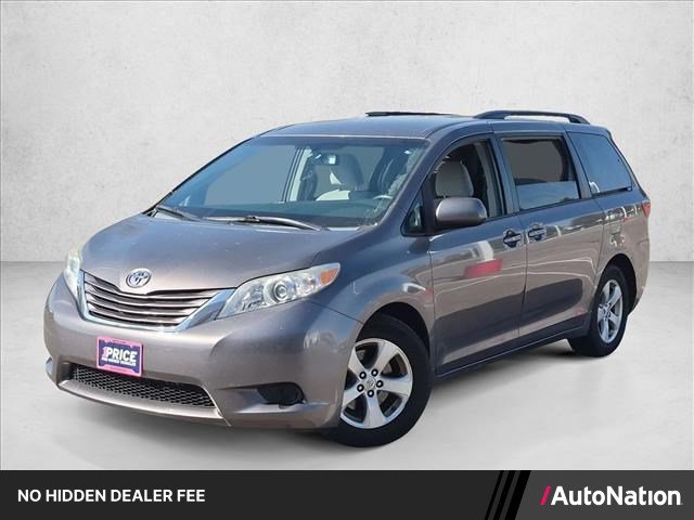Used 2015 Toyota Sienna LE FWD image 1