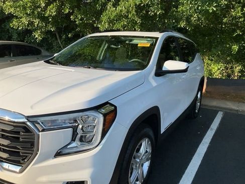 Used 2022 GMC Terrain SLE w/ Driver Convenience Package AWD/4WD image 11